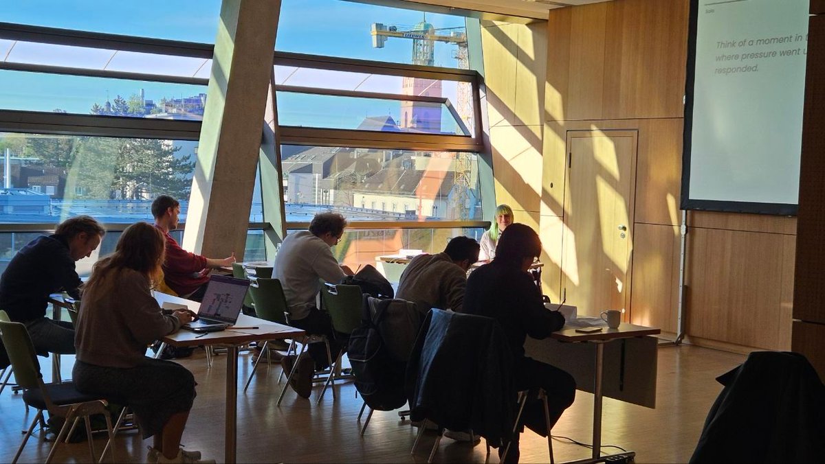 PyConDE's tweet photo. Trainers, the Call for Masterclasses at PyCon DE 2027 is open.

Before the conference days, we run a full day of Masterclasses: hands-on workshops on 19 April. We are looking for experienced trainers.

Details and submit: https://t.co/HiC3700XDC https://t.co/vYnu4LJocd