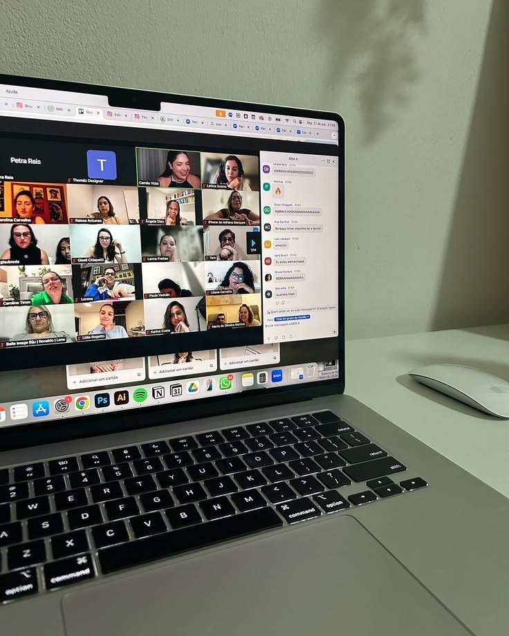 athenavoit's tweet photo. 📍𝗟𝘂𝗺𝗶𝗻𝗮𝗿𝗮 𝗖𝗼-𝗥𝗲𝘀𝗶𝗱𝗲𝗻𝗰𝘆 𝗨𝗻𝗶𝘁 𝟭𝟴
  | 15.30 WIB

Stuck at home for online classes since morning. https://t.co/Ve6Snly6IM