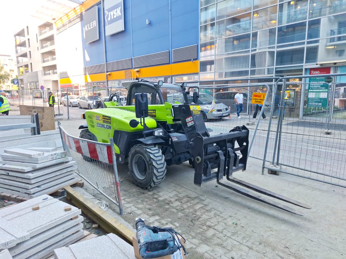 Bac_Polska's tweet photo. Nasze kompaktowe ładowarki teleskopowe Zoomlion ZTH2506 są cały czas w akcji 💪

Potrzebujesz do swojego projektu? Skontaktuj się z nami:
📞 +48 957 529 277
📧 info@bacpolska.pl

🌐 https://t.co/0HfHlnKDUD

#BACPolska #Zoomlion #ZTH2506 #ŁadowarkaTeleskopowa #Telehandler https://t.co/D95EB3EYQK