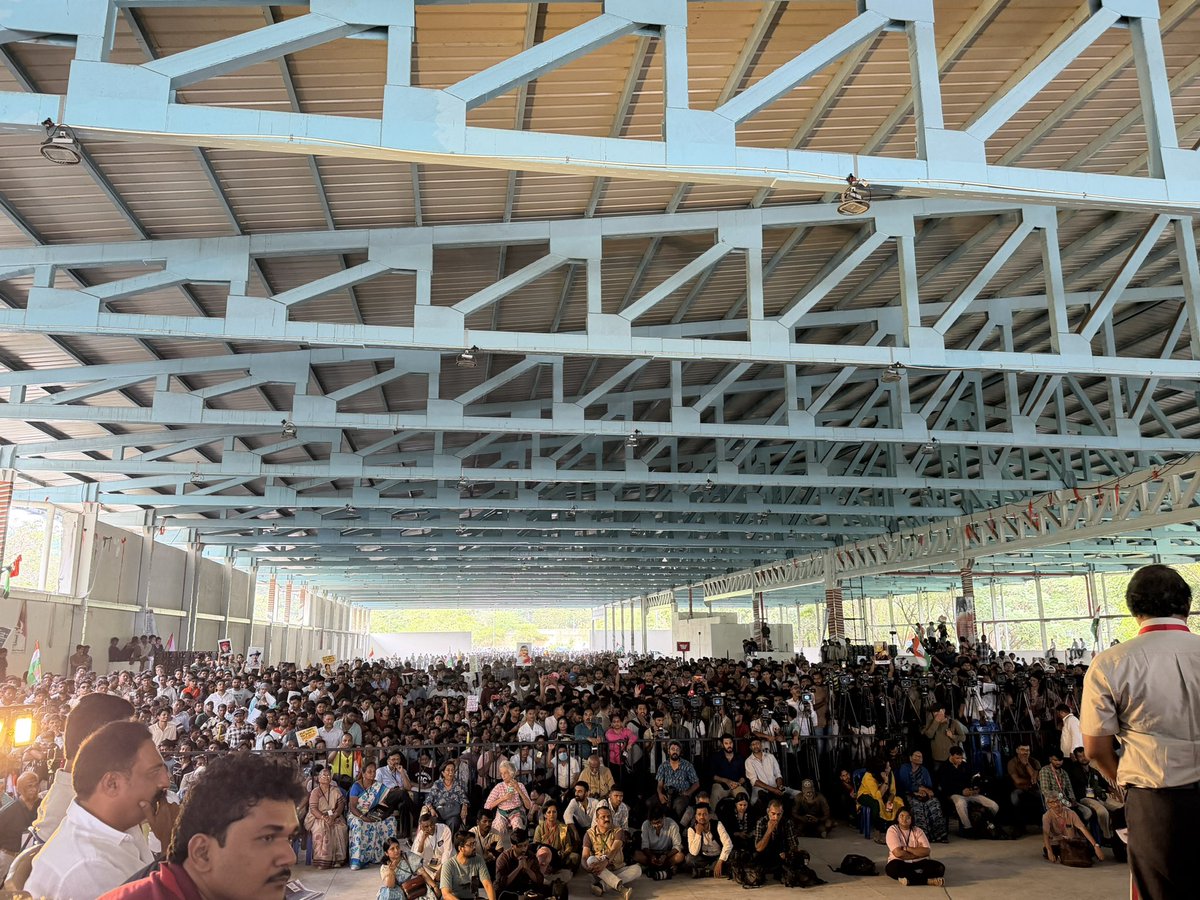 SauravDassss's tweet photo. Bengaluru shows up!

Gyanu, it’s done bro.

@Cockroachisback https://t.co/3pyeoQKfNO