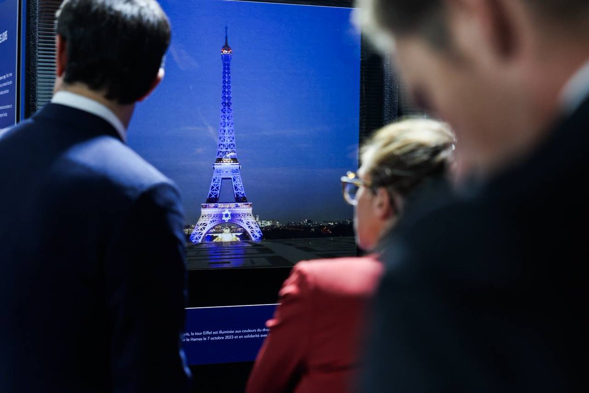 auroreberge's tweet photo. Avec le Premier Ministre, nous nous souvenons et nous nous inclinons devant les victimes du 7 octobre 2023. Dont 51 Français.

Jamais nous ne nous habituerons à l'antisémitisme. 

Le projet de loi de cohésion républicaine pour lutter contre le racisme et l'antisémitisme sera examiné le 14 décembre prochain au Sénat.