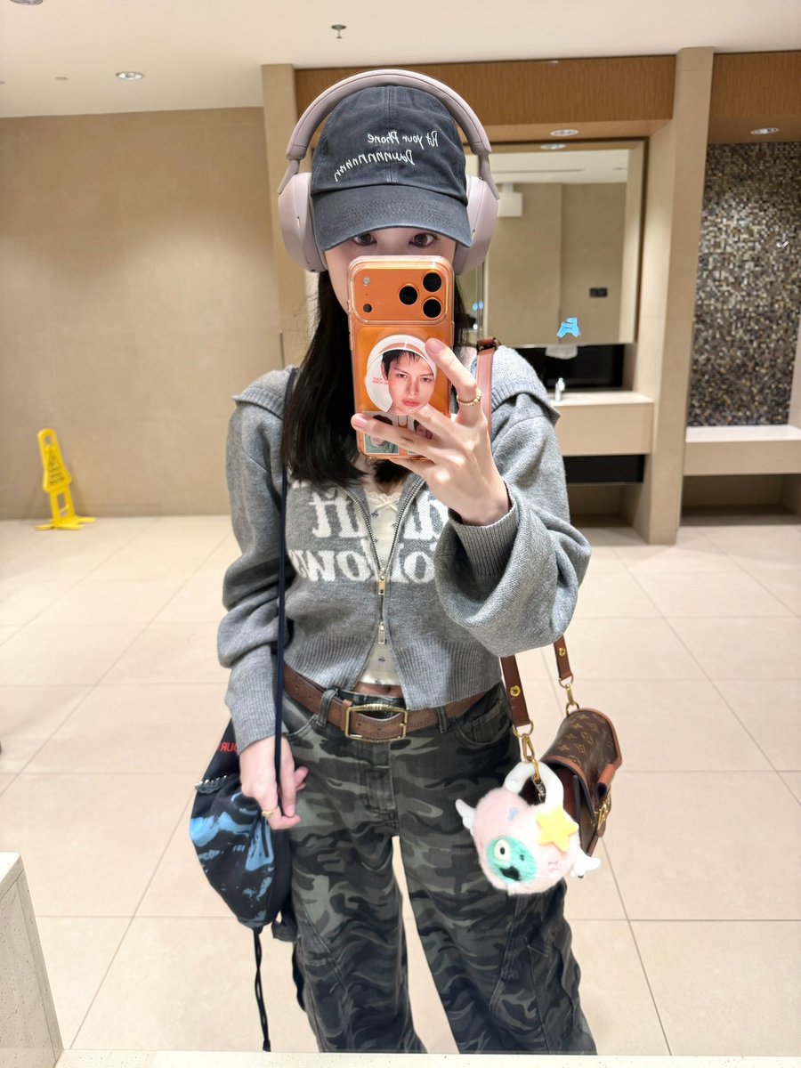 anknho14's tweet photo. ดูออกมั้ยว่าผมติ่งวงไหน.... 😛😝😜🤪 https://t.co/hrP4zCKayn