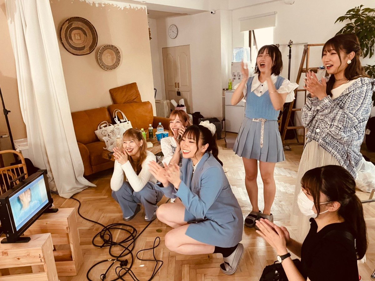 yaorinka's tweet photo. 自分たちならできる！とセルフプロデュースを
スタートした私たちでしたが
運営業もマネージメント業も何もわからない私たちは
この世界では夢追いギャル集団でしかなくて激弱。
当時は言えなかった事実も
今では誇れる人生の一部としてここだけに結構包み隠さず書きました、是非読んでね☺︎ https://t.co/SqutUm7Psz