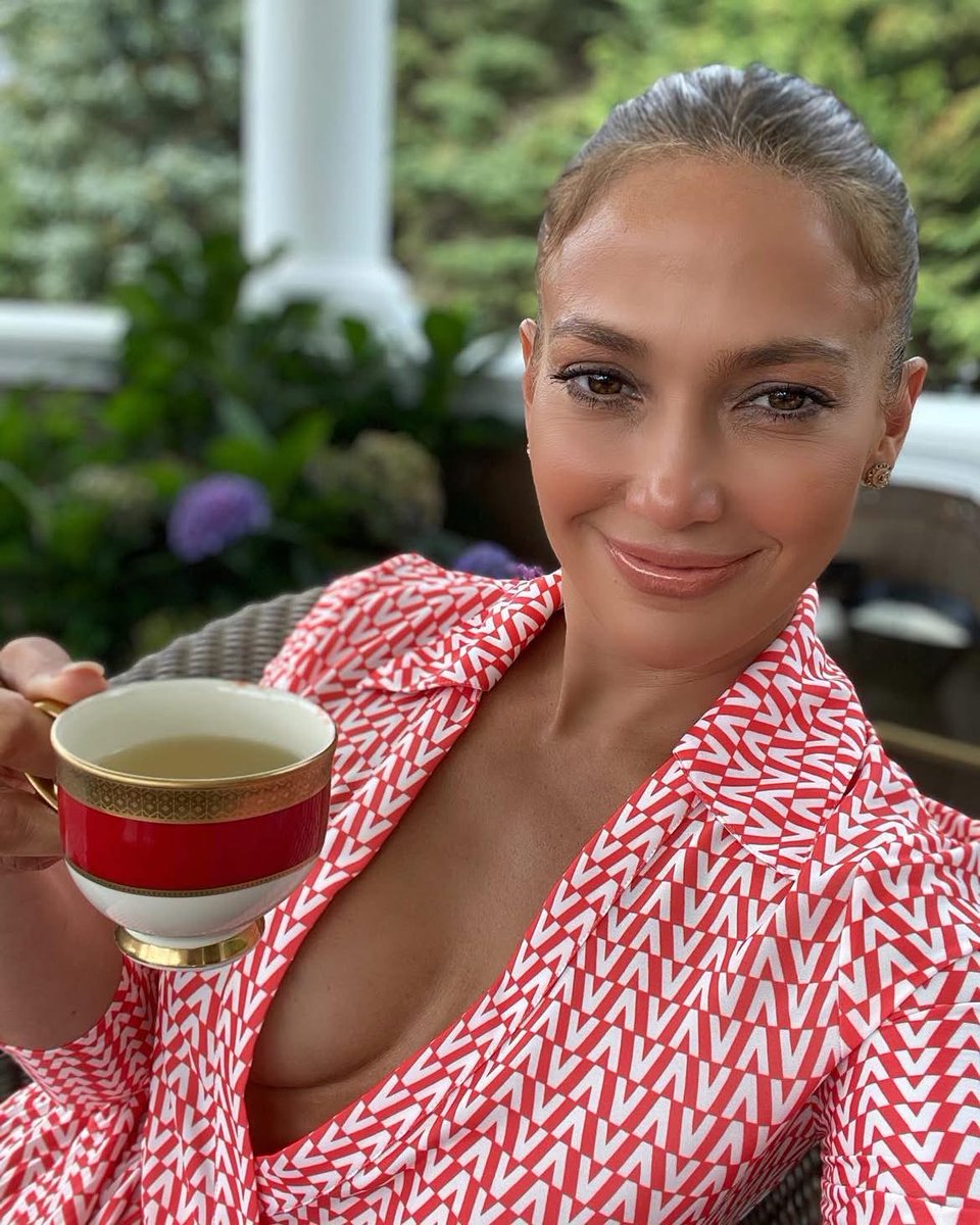 Jenniferloywpl's tweet photo. Good morning tea ☕️ 
#viral #Trending #Fyp #fypシ゚viral https://t.co/jiTlJL3AWH