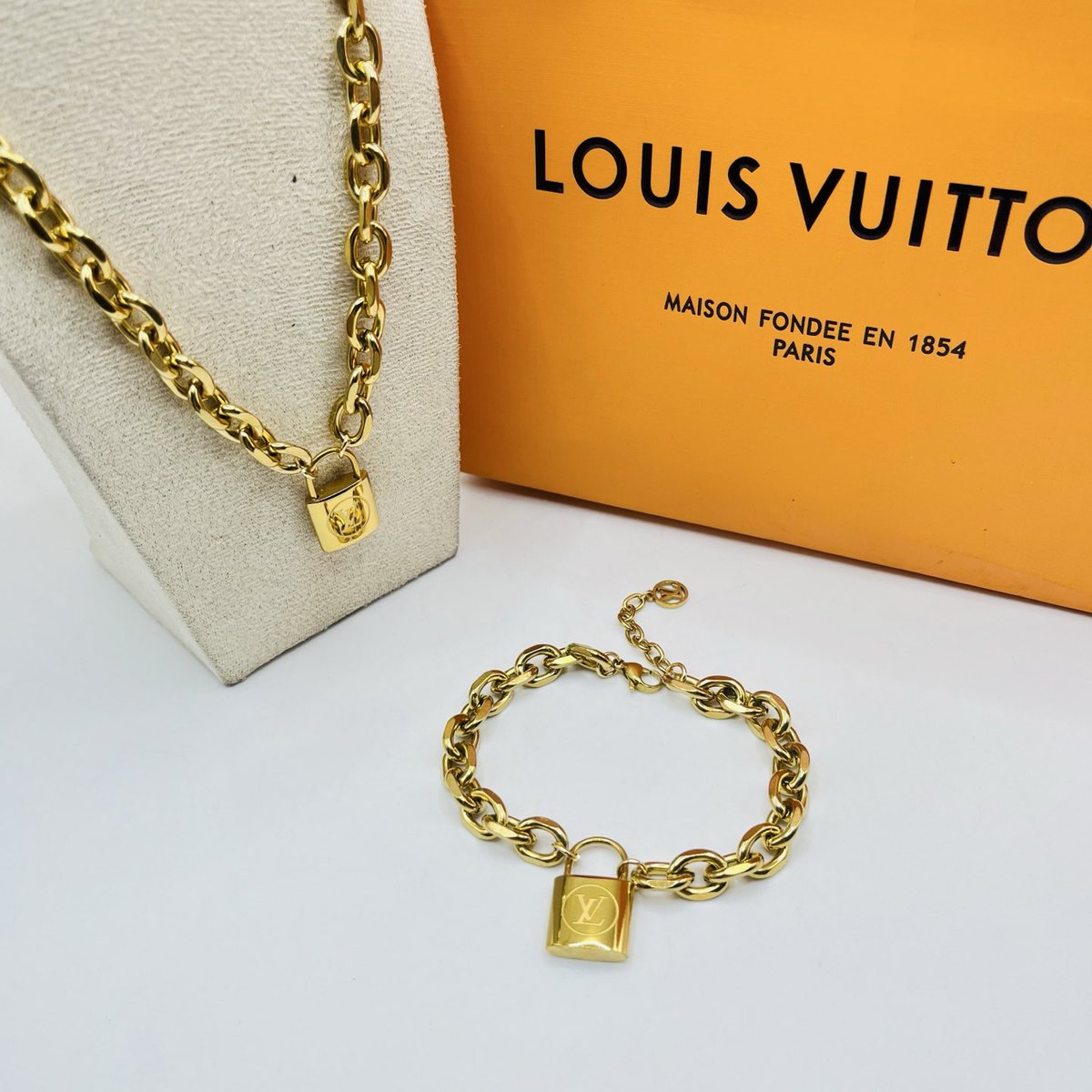 ImThatGud1's tweet photo. $100 SET 🛍️ https://t.co/dQmmViJwOQ