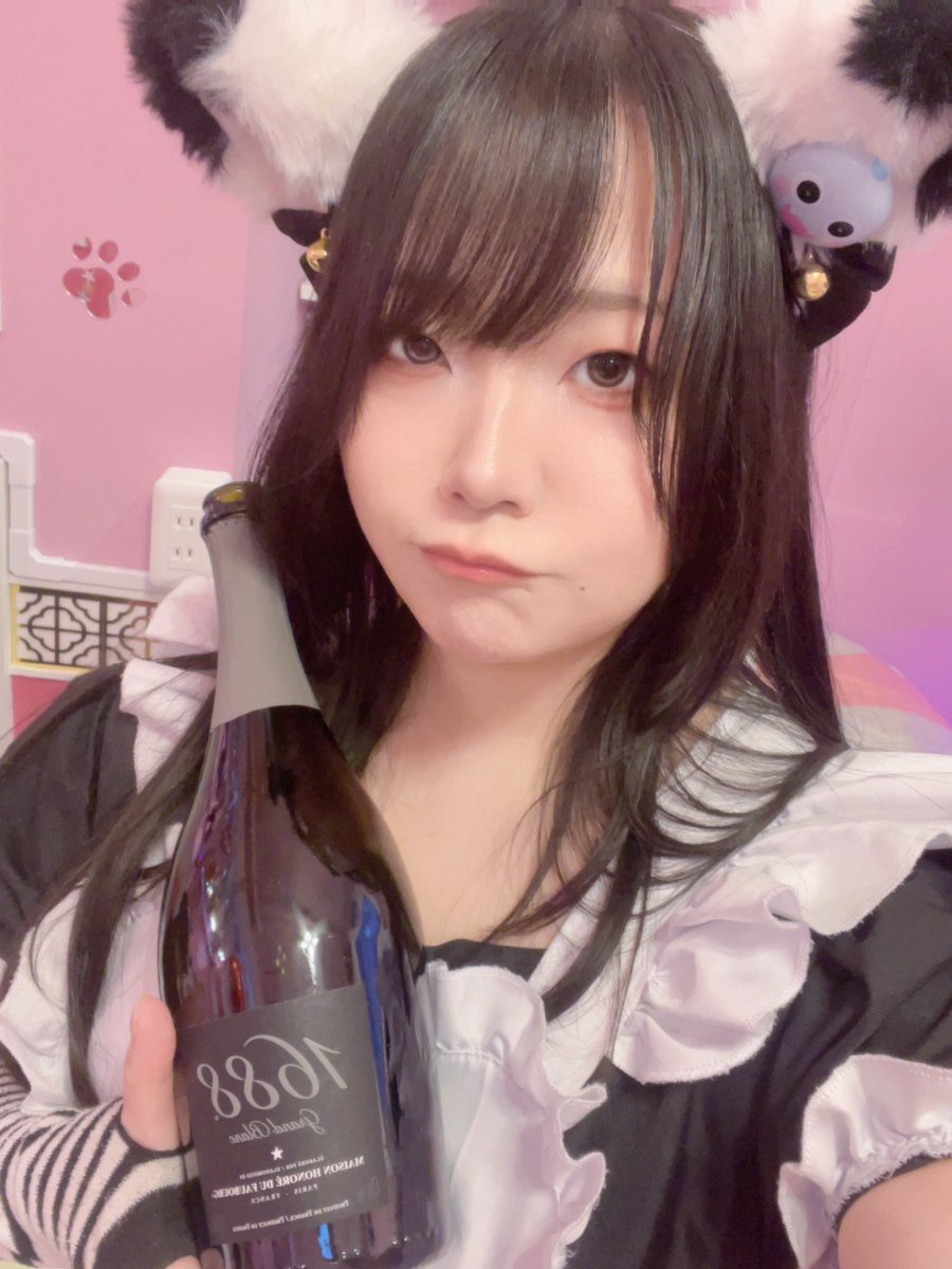 yunamano_shisa's tweet photo. 本日のシーシャメイドカフェユナマノミニ三軒茶屋店のお給仕メイド🐈✨

かおる18-23 @kaoru_deg 
ゆらぎ18-23 @_U_ra__g 

お電話での空席確認をオススメします☎️
ご帰宅お待ちしております🐈‍⬛

#三軒茶屋 
#コンカフェ https://t.co/XQc74nRF8D