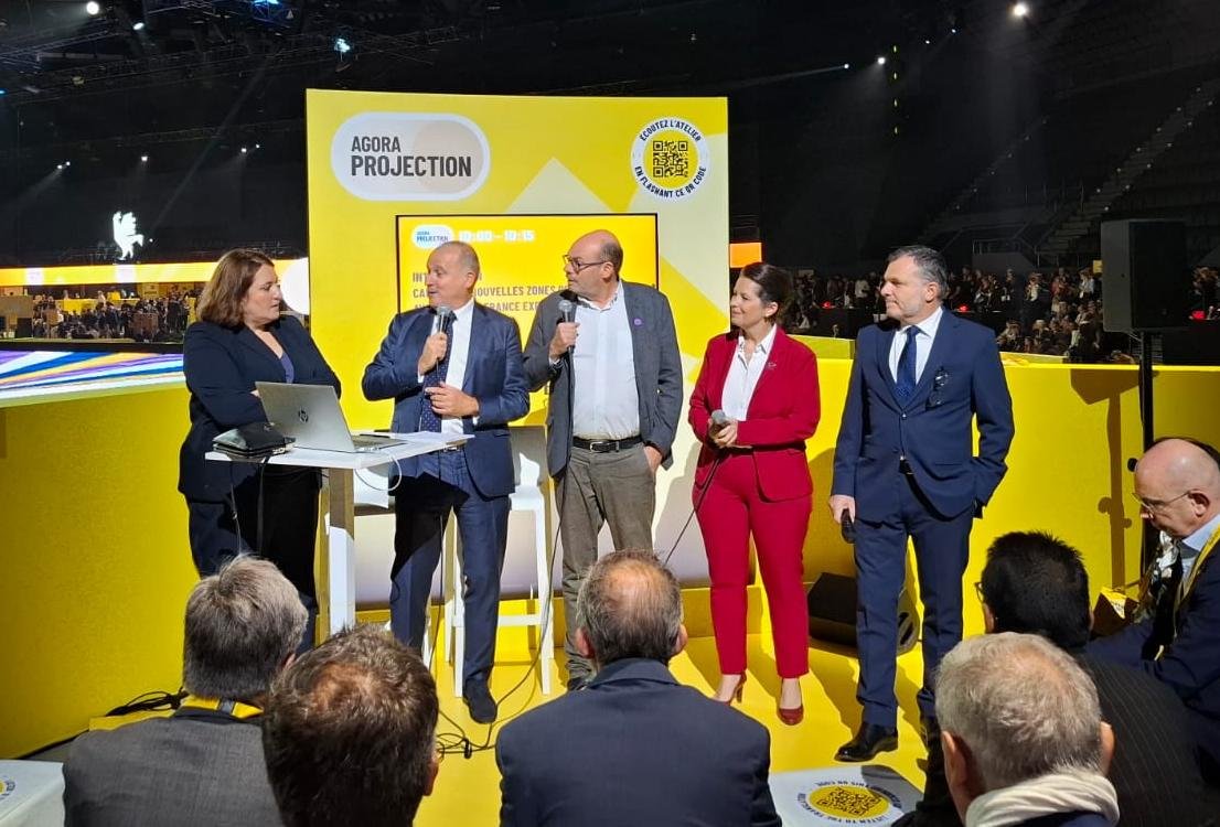 OlivierVincent_'s tweet photo. Oui, faire du business à l'international, c'est du risque. Mais une fois que vous avez réussi, paradoxalement, ça dérisque votre modèle de croissance. Alors comment passer le cap ?

Je n'ai pas forcément toutes les réponses, mais je crois quand même en avoir une partie : bien financé et assuré, c'est mieux !

Les entrepreneurs qui ont la bougeotte savent qu'ils peuvent compter sur une équipe de choc de l'export à la française, la Team France Export, représentée au Big par Florent Belleteste, Sophie Sidos, Vincent Toussaint et Cécile Hautefort.

Tous, nous voulions faire passer le même message : il faut aller chercher les opportunités à l'international. C'est technique, on n'a pas toujours les réflexes, mais la boîte à outils pour accompagner les entrepreneurs existe via la Team France Export.

Et toutes nos enquêtes le montrent : avoir une empreinte internationale, c'est à la fois un relais de croissance et un filet protecteur dans les moments plus difficiles.

En bref, on vous aide à dérisquer votre déploiement à l'international pour dérisquer votre business model, et ça marche. Alors comme on dit ici au #BIG2026 depuis le début de la matinée, ayez le culot, on est avec vous !