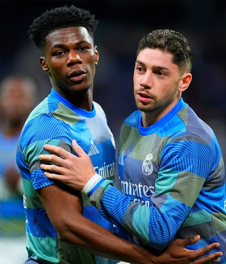 KalshiFC's tweet photo. 🚨🚨| BREAKING: Two unnamed Real Madrid players reportedly came to blows.

"The atmosphere in this locker room is still just as frosty as it was five months ago."

[@RMCsport] https://t.co/0J9skvDwUx