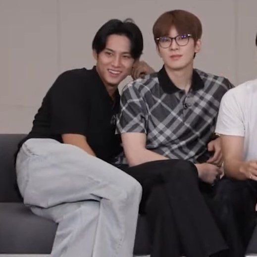 byminwon's tweet photo. demen banget mepet mepet udah kayak lgi di tepi jurang aja 😭😭😭 https://t.co/xocdcZeTQh