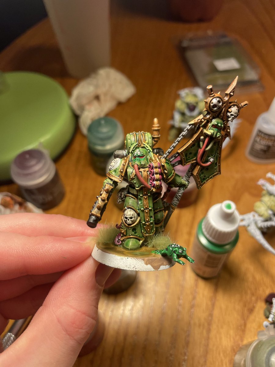 Thortue__'s tweet photo. Death Guard Icon Bearer (février 2026) https://t.co/vF4sZKx2jI