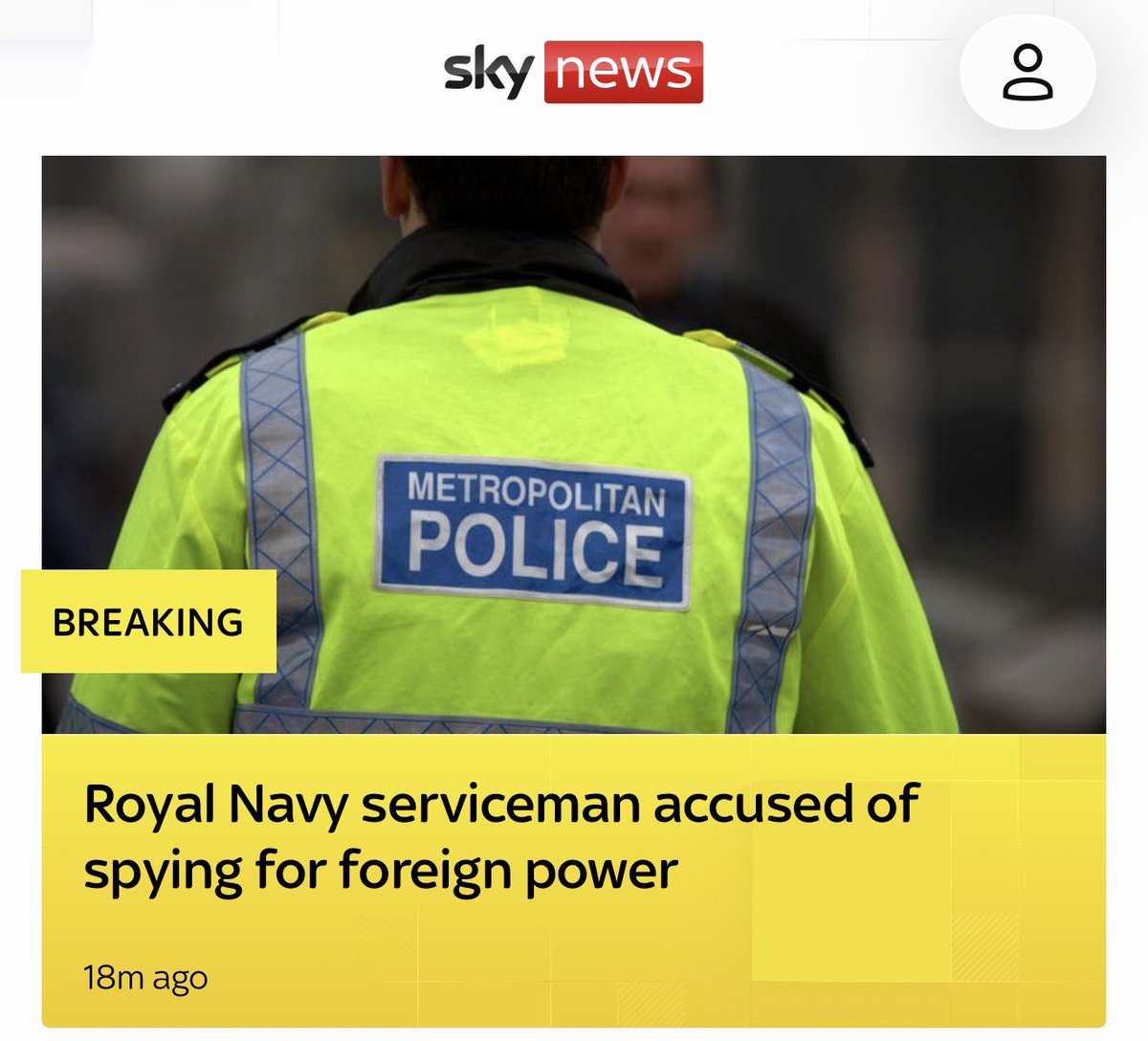 BritisherPaz49's tweet photo. So this guy who allegedly spied for the Russians gets remanded but the blokes who tried to bomb a US Airfield for Iran get instant bail.

How does that work? 🤔 https://t.co/MhjKiLkmXR