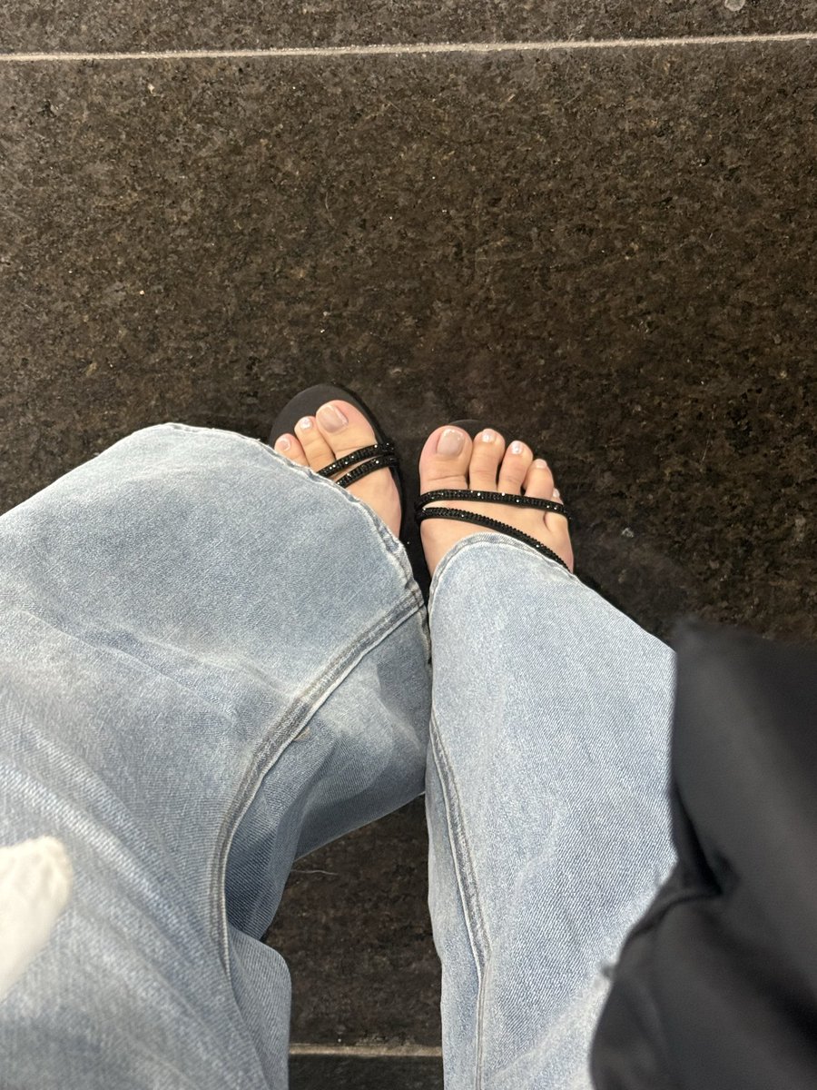 Triiiistaaaa's tweet photo. 昨天剛做好的美甲💅+
現在坐火車往北誰回我找誰😈🩷 https://t.co/saCluVRkdZ
