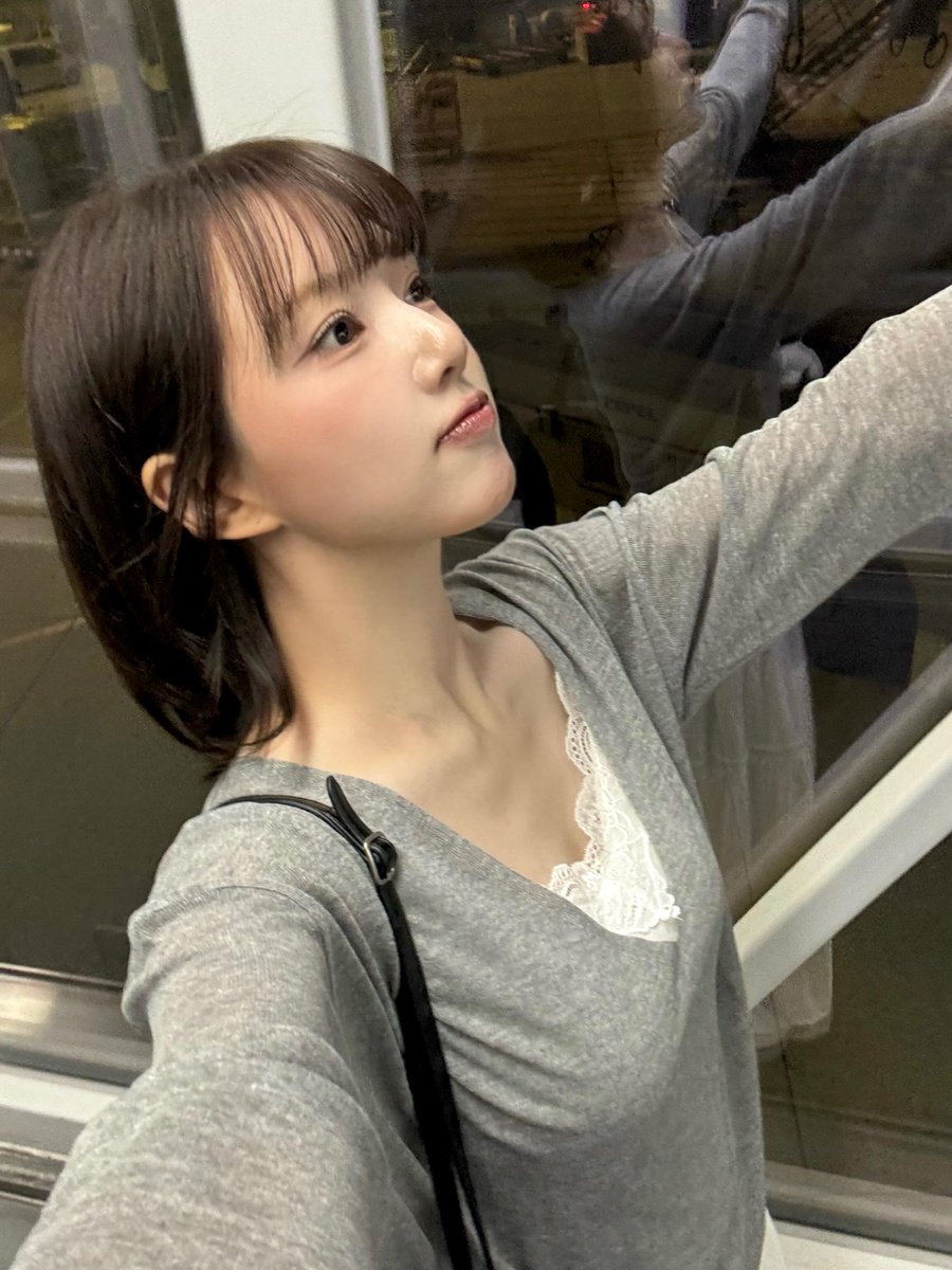 GFS_backup's tweet photo. [PIC] 261008 - Yerin (every__nn) ig story

🐥✈️Whooosh~

#GFRIEND #YERIN @YERIN_OFFICIAL_ https://t.co/2siL2D0FNF