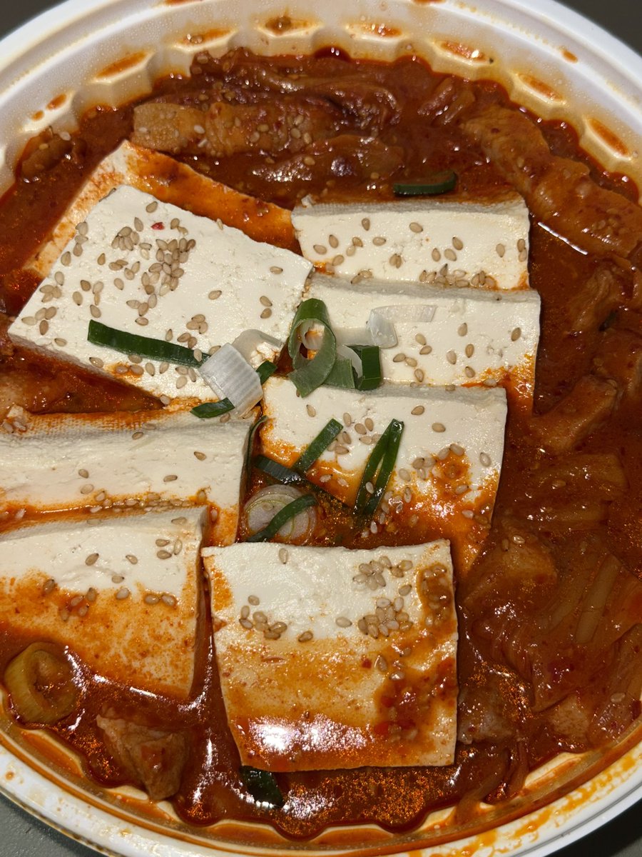 keS2bass's tweet photo. 김치찜 묵엇더요 https://t.co/VVz6739Ouq
