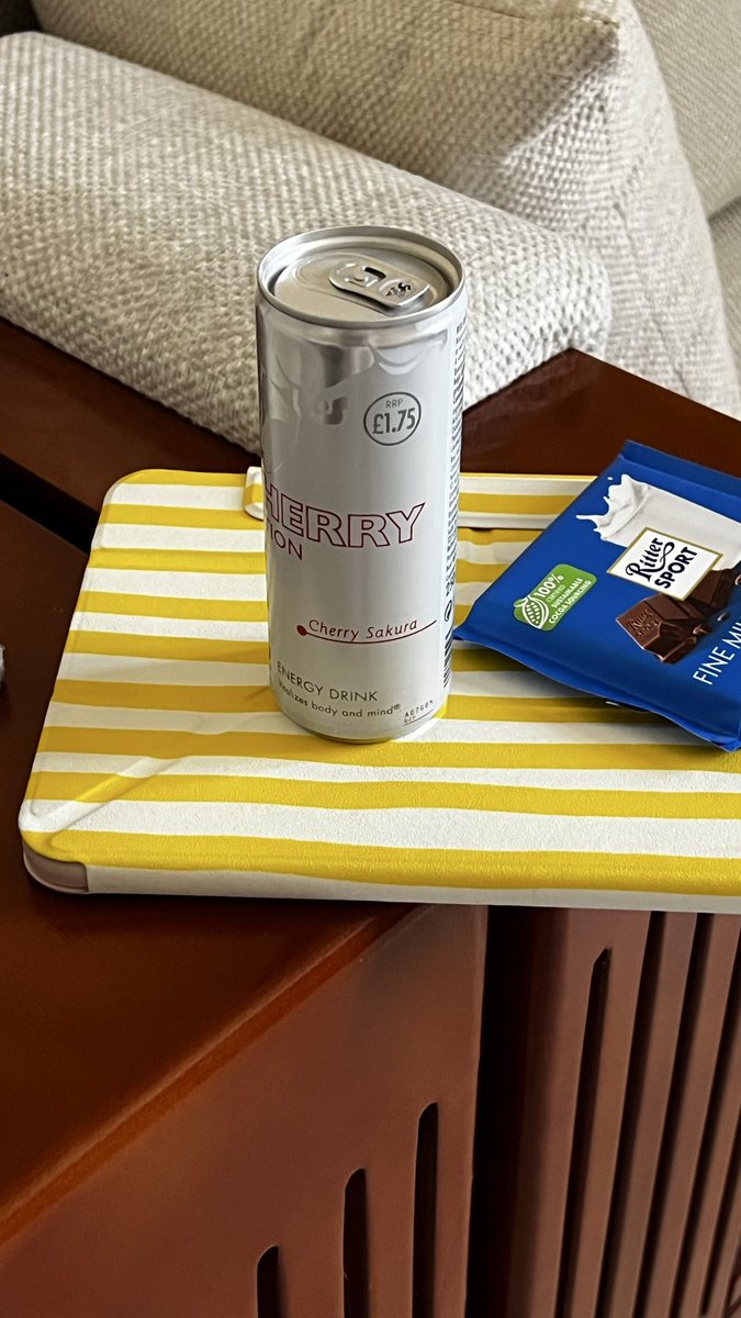 by_Bela20's tweet photo. يقولون هذي ألذ من Coconut &amp; Berry 👀🍒 https://t.co/8jDoG4E8Ba