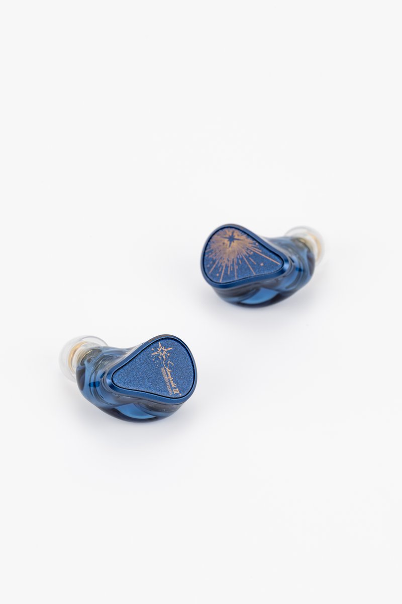 MoondropLab's tweet photo. Good news comes in pairs! Today we're thrilled to bring you the second new release of the day: Starfield 3! Coming in at US$149.99.🎊

The Starfield series, one of MOONDROP's evergreen dynamic driver lines, is now entering its third generation with the Starfield 3, marking a radical departure from its predecessors. It arrives with a host of innovations:

• 7.8mm treble dynamic driver + 10mm wood dome bass dynamic driver
• DLC Dome Treble Diaphragm
• Inner-Outer Equal-Volume Dual-Magnet Dynamic Driver
• Iridescent Paint Finish Faceplate with Gold-Printed Pattern
• Includes High-Purity OCC Cable
• 0.78mm 2-Pin Universal Interchangeable Cable Design
• 3.5mm Single-Ended / 4.4mm Balanced / USB-C with Built-In Sound Card
• 32-Band Visual Parametric Equalizer

Let ethereal and majestic movements come alive. 🎶