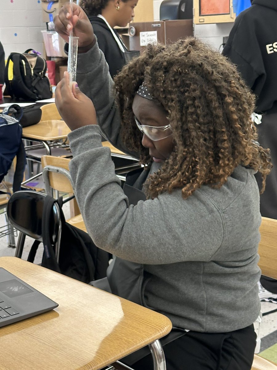 Candice0176's tweet photo. Yeast lab Day 2. #scienceisfun @LBPSMaiello @LBMSthree https://t.co/Xo9T8xXmjX