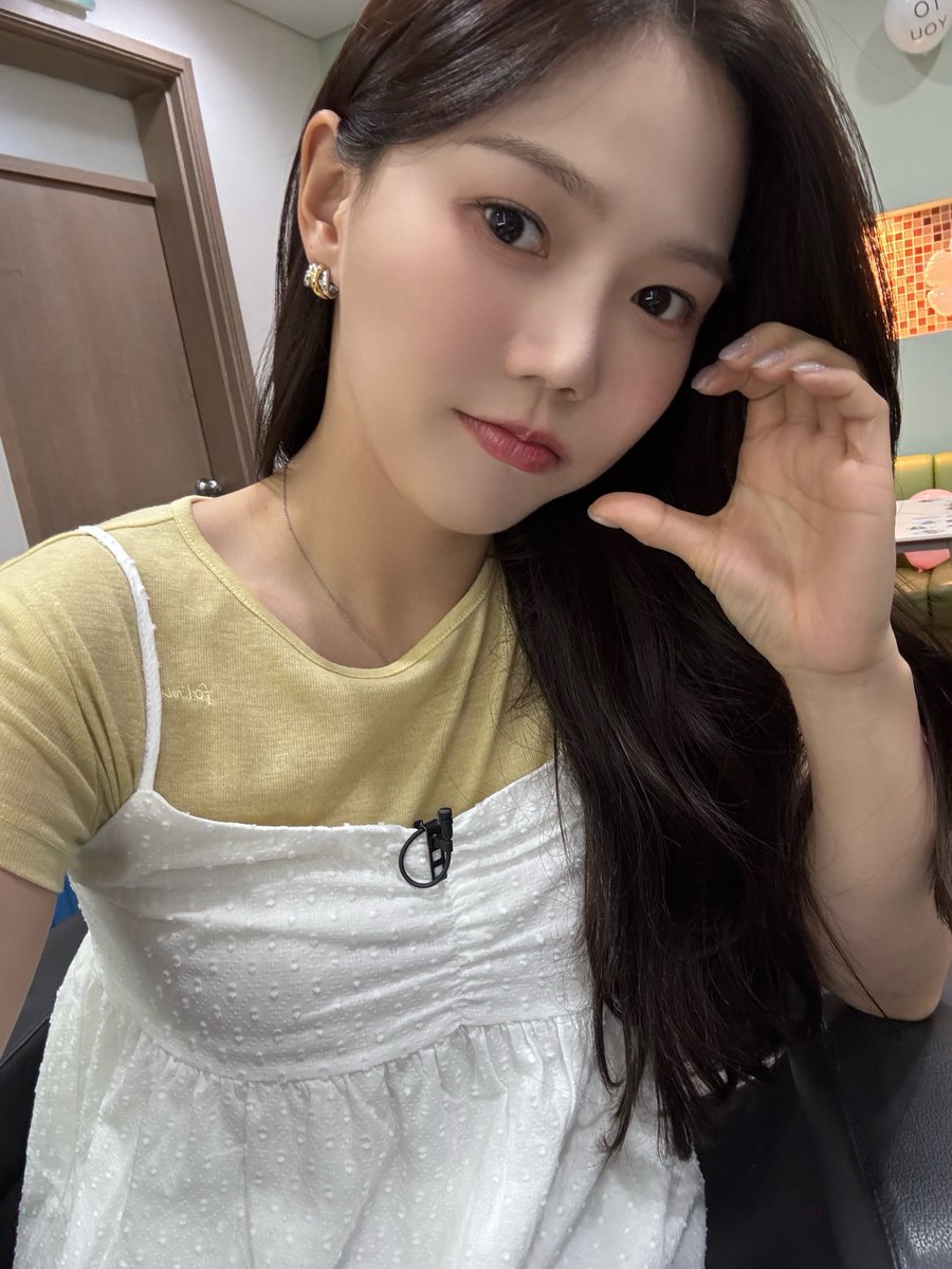 OHMYGIRL_offcl's tweet photo. [#OHMYAir] 잠시 후 8시 30분, ‘KBS2 신상출시 편스토랑’에 #효정 이 출연합니다🍳✨
오늘 출시될 신상 레시피를 쩡스토랑에서 함께 만나보아요😋👩‍🍳

#오마이걸 #OHMYGIRL #OMG https://t.co/J4OhY7nlWt