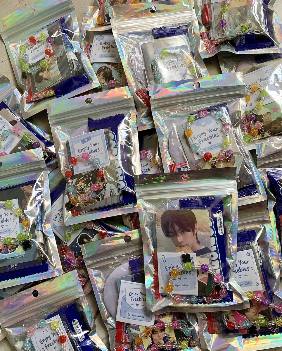 yui_sabila's tweet photo. 🎀TWS 2026 TOUR 24/7:FOR:YOU IN SINGAPORE🎀

hi 42s! 
here’s a tiny little freebies for you to keep as a memory from today ✨️

• given randomly
• limited quantity
• open trade

hope this little gift brings a tiny bit of happiness to your concert day 🍀
 
@yui_sabila 🪼🐺 https://t.co/U8kHncdu1W