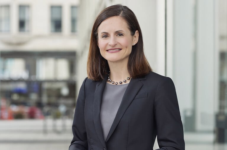 DailyReport's tweet photo. Kristine S. Roberts will step into the twin roles of president and COO starting next May. www.​law.​com/dailyreportonline/2026/10/08/baker-donelson-promotes-financial-services-chair-to-lead-firms-daily-operations/ https://t.co/b7E6yVP48f
