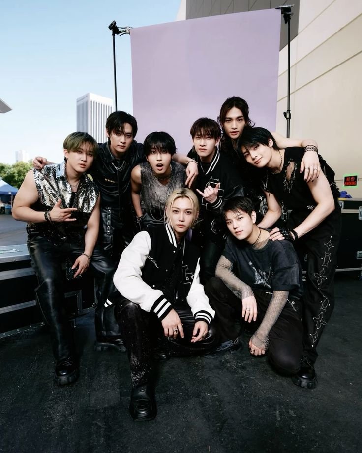 tasycrave's tweet photo. Stray Kids attended their last US based award show/tv show in person exactly 2 years ago.

— The group is known to have one of the biggest USA fandoms in K-pop. https://t.co/tFhMBz2T1k