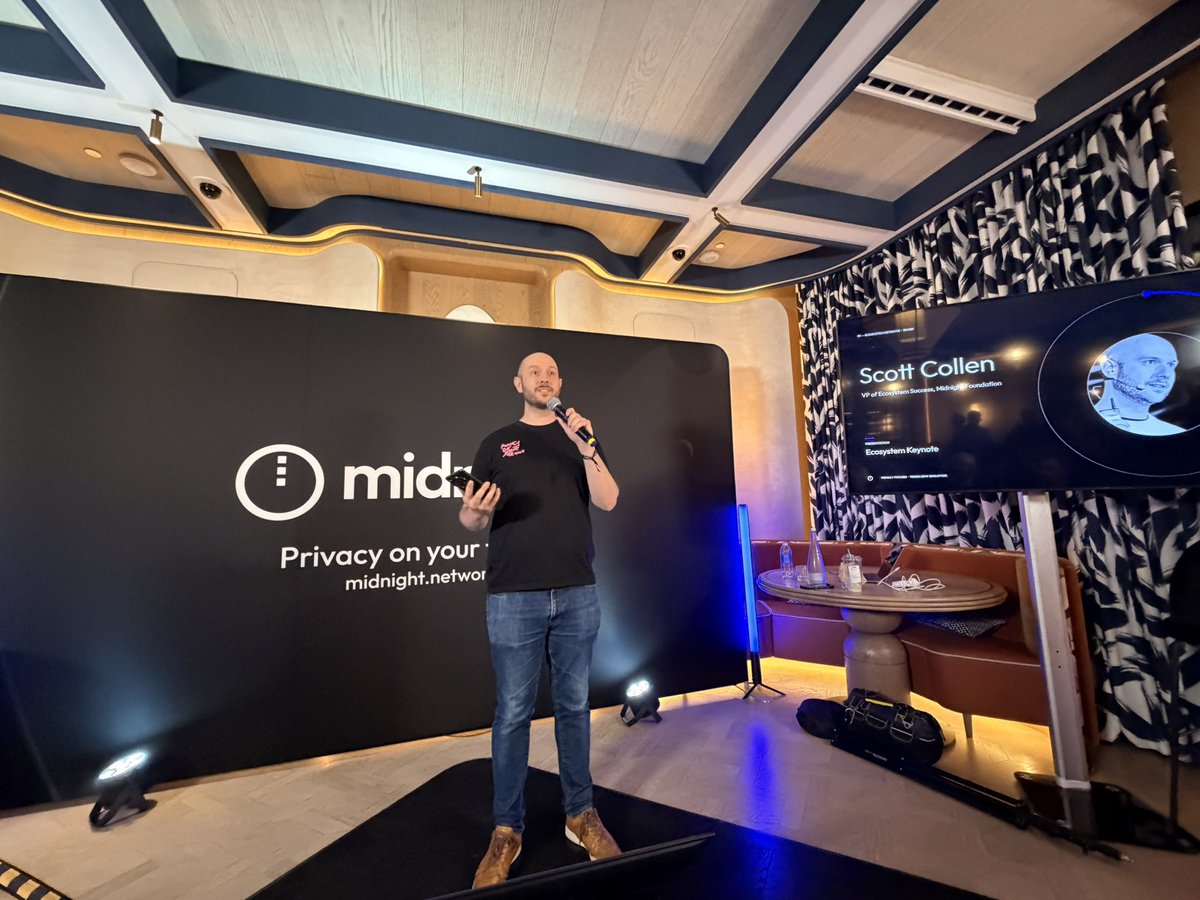 OneAmXYZ's tweet photo. What an amazing Day 2 at @token2049 

Loved the presentation from @IOHK_Charles  on @MidnightNtwrk , @MidnightCitySim and everything in between 🚀

We had a blast watching @midnightfdn team take the stage with all the amazing projects at Midnight cafe ☕️ 

Mega bullish 💪 Midnight is the chain for builders by builders 🔥

Let’s bring @MidnightNtwrk to the Masses 🖤