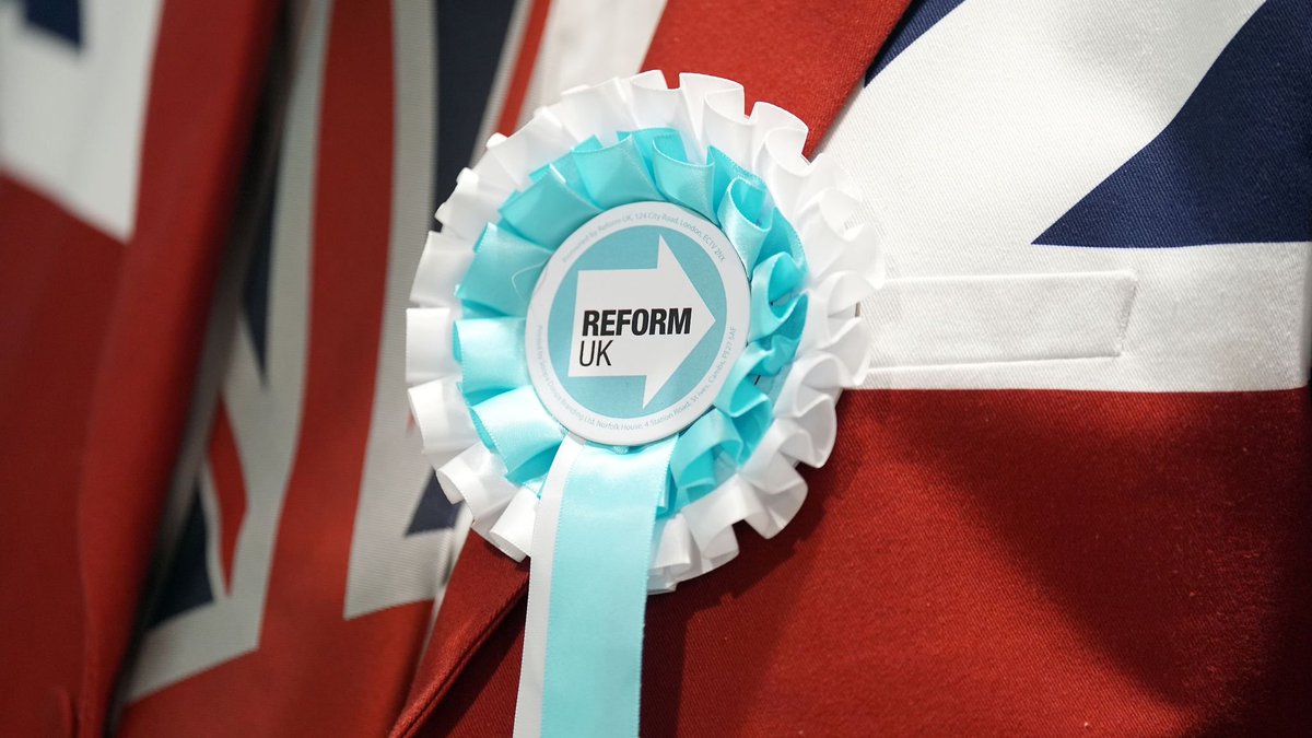 AskBritain_'s tweet photo. I'm backing REFORM UK. 

Are you with me? https://t.co/bhlhOH08kq
