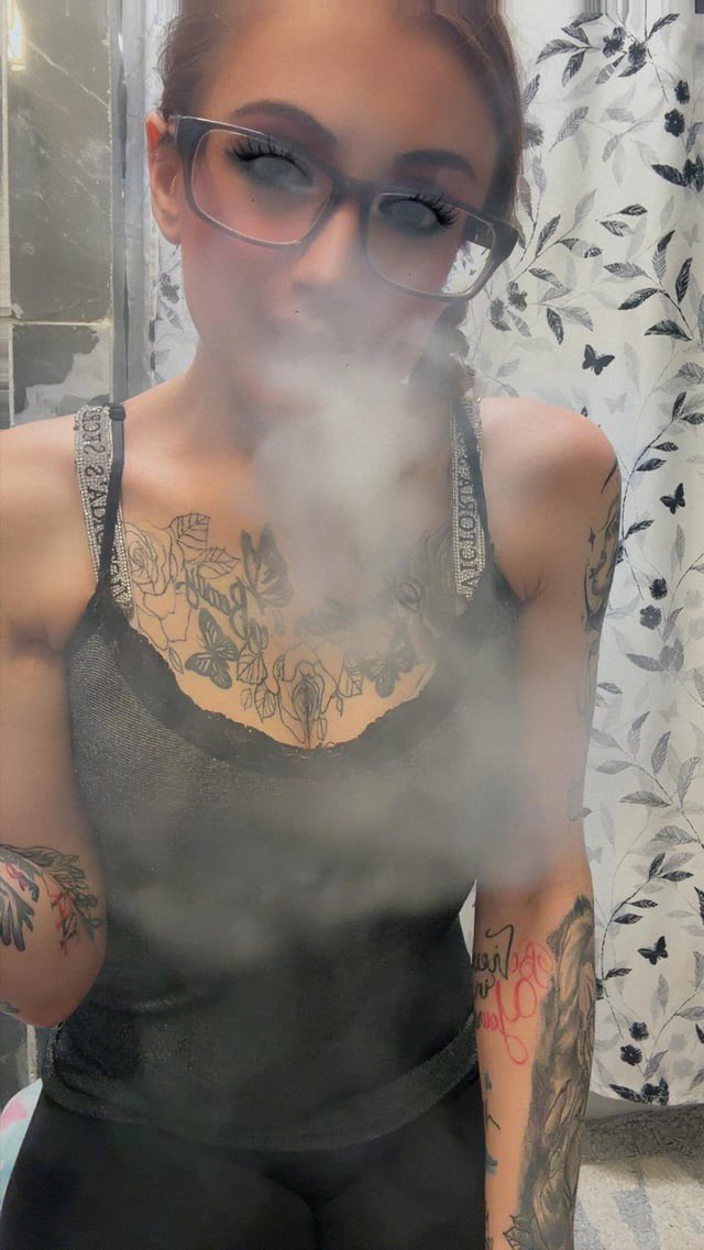 Spun_Queendtf's tweet photo. Daddy clouds are making me horny @lilbaby_spunqueen #gaymeth #gaypnp #gayhnh #blowingclouds
#chems #smokingcrystal #gayclouds #gayzoom #zoomgay #pnp #coke #drugwt #coketwt #methtwt https://t.co/VMLdLUcnHo