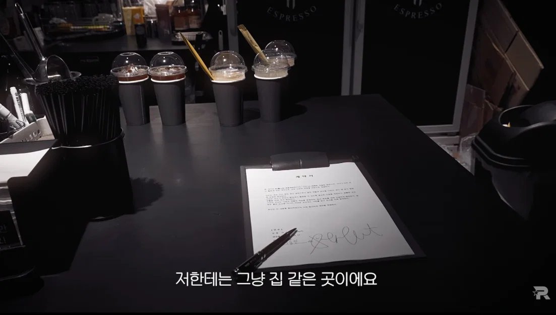 whatislol_'s tweet photo. 퍼펙트: 저는 처음부터 여기서 시작했으니까요. 저한테는 그냥 집 같은 곳이에요. 그래서 계속 KT와 함께하는 건 그냥 일상처럼 자연스러운 일이었습니다 

케이티가 키운 성골유스 .. 너무 기특하고 고맙네 https://t.co/FdsEO3zciy