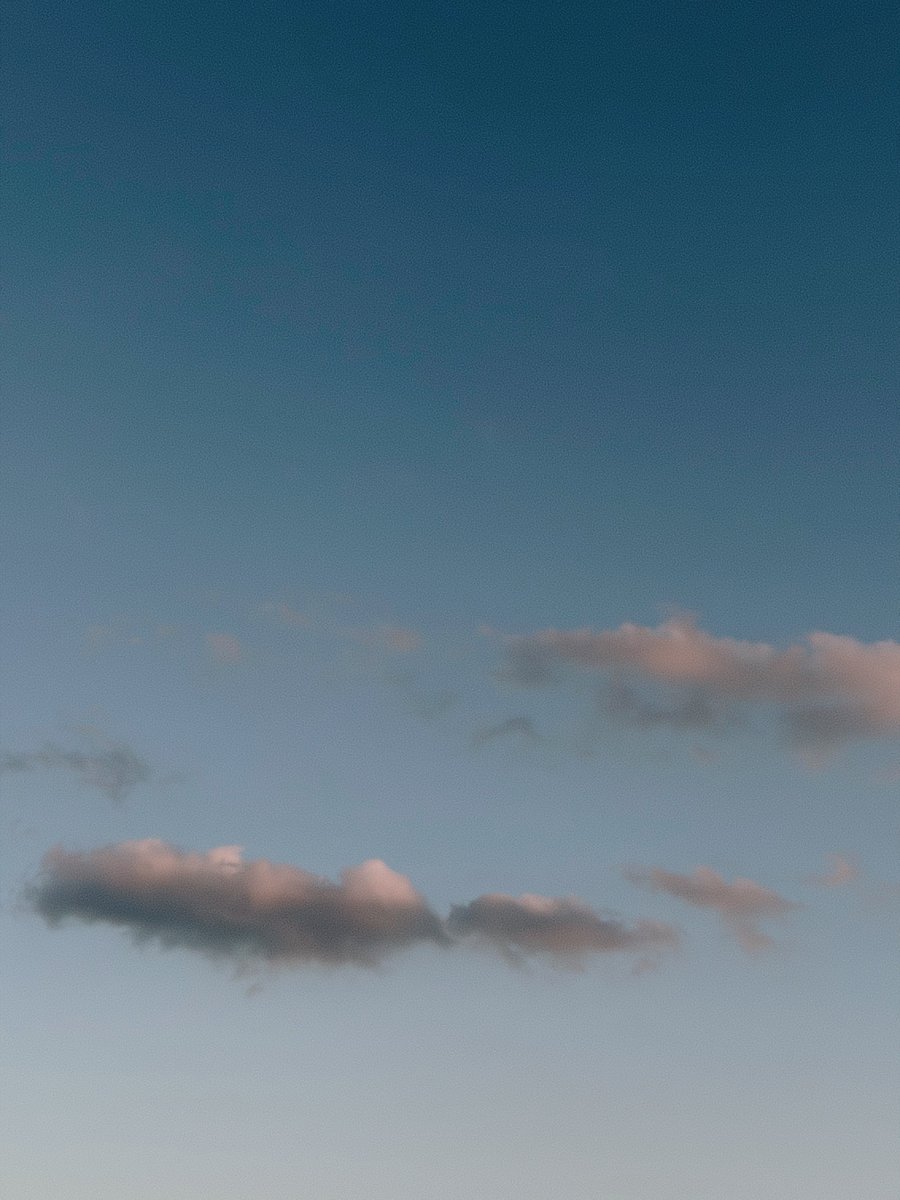 FB7216215786476's tweet photo. 秋の空
全部違う日です

空撮り癖があることを再認識！ https://t.co/Cc0Y5GQyIM