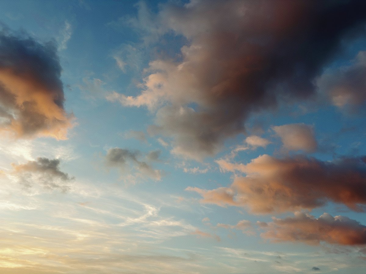 FB7216215786476's tweet photo. 秋の空
全部違う日です

空撮り癖があることを再認識！ https://t.co/Cc0Y5GQyIM