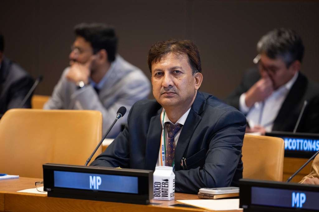 SikanderBJP's tweet photo. 🇮🇳 Celebrating India’s Cotton Legacy at the United Nations  #IndiaAtUN

Proud to be part of the Indian Parliamentary Delegation at the UN Headquarters, where India and Mali co-hosted “Cotton for Sustainability” on World Cotton Day.
1/3 https://t.co/ucJIGuRWn1