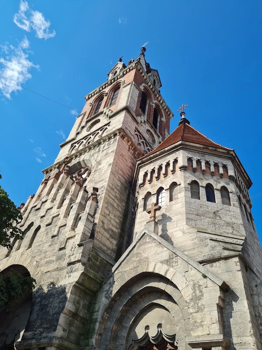 staryswiat24's tweet photo. Kościół św. Stanisława w Czortkowie.

Piękne dzieło arch. Jana Sasa-Zubrzyckiego na kresach, wybudowane w nurcie gotyku nadwiślańskiego. https://t.co/NGYqSHvUfq