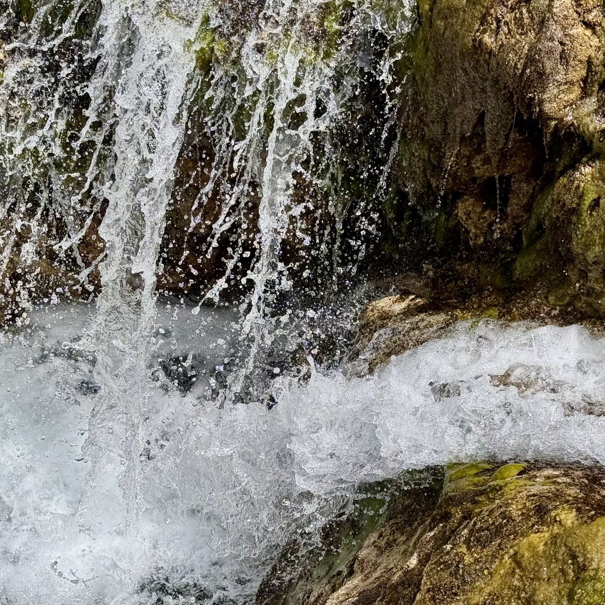 dark_puffin's tweet photo. #Waterfalls: #nature’s way of turning #gravity into a #spectacular #performance. As #water plunges over #rock, it #erodes the #landscape and can make the #waterfall retreat upstream over #time. Some even #generate their own #mist and #rainbows. https://t.co/f1f2gUUEz1