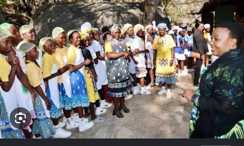 MwanaWeMasvingo's tweet photo. As UN Special Rapporteur Alexandra Xanthaki examines cultural rights in Zimbabwe, community initiatives championed by First Lady Dr Auxillia Mnangagwa offer an important perspective. https://t.co/zZOjn8XGlH
