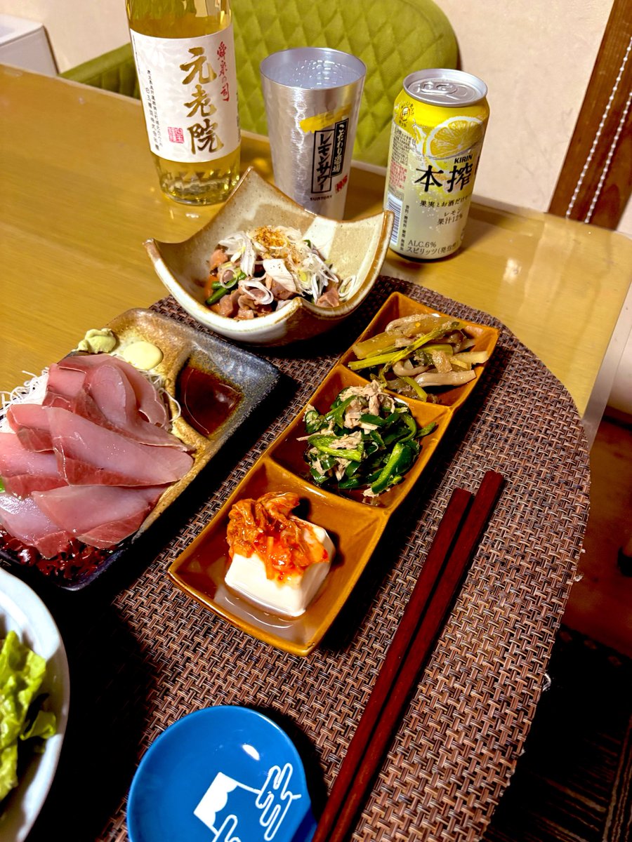ITakesho's tweet photo. 今日もお疲れちゃん😁

ぶりの刺身
砂肝激辛和え
つまみ達

好きな焼酎買ったから
後で開けないと🍾

明日行けば三連休だ‼️

#X晩酌部
#酒カス
#お酒好きな人と繋がりたい https://t.co/wlF0CgHQsZ
