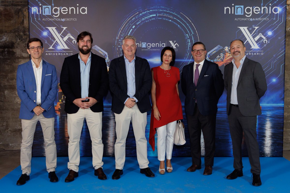 CesurEdelSur's tweet photo. 📍🔟 Nuestro vicepresidente ejecutivo, @fernandry , ha acompañado a @ningenia, socio de #CESUR, en la celebración de su X aniversario, compartiendo con su equipo un momento significativo para una compañía que se ha consolidado como referente en su sector.

¡Enhorabuena! 🚀 https://t.co/nOhI1BFgiF