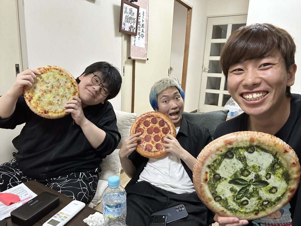 komachik1221's tweet photo. 餃子コラボ配信見てくれてありがとうございます！！！めちゃくちゃ楽しかったです！ミート源五郎さんのお家に行けてよかった！！！
#ミート源五郎
#ポケカメン https://t.co/Tw5EgNMM3R
