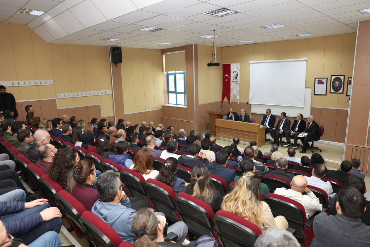 DrHasanUslu's tweet photo. Üniversitemiz Mühendislik Fakültesinin 2026-2027 Akademik Yılı Akademik Kurul Toplantısı’nı gerçekleştirdik.

Eğitim-öğretim süreçlerimizi, akademik faaliyetlerimizi ve stratejik hedeflerimizi değerlendirerek gelecek döneme yönelik çalışmalarımızı istişare ettik.🎓📚
#NÖHÜ
#Niğde https://t.co/ykTuuV2MK4