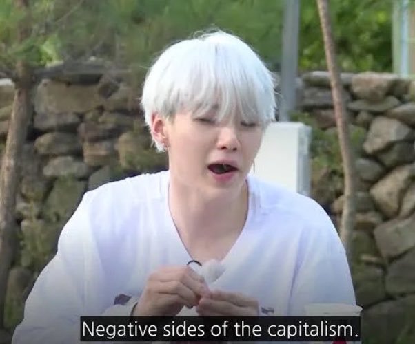INTOITLOH1's tweet photo. @nicole_sc22 É verdade! Nunca vi nenhum idol ser a favor do comunismo ou ter críticas ao capitalismo, eles são 100% de direita. https://t.co/S7SQzOFB6X