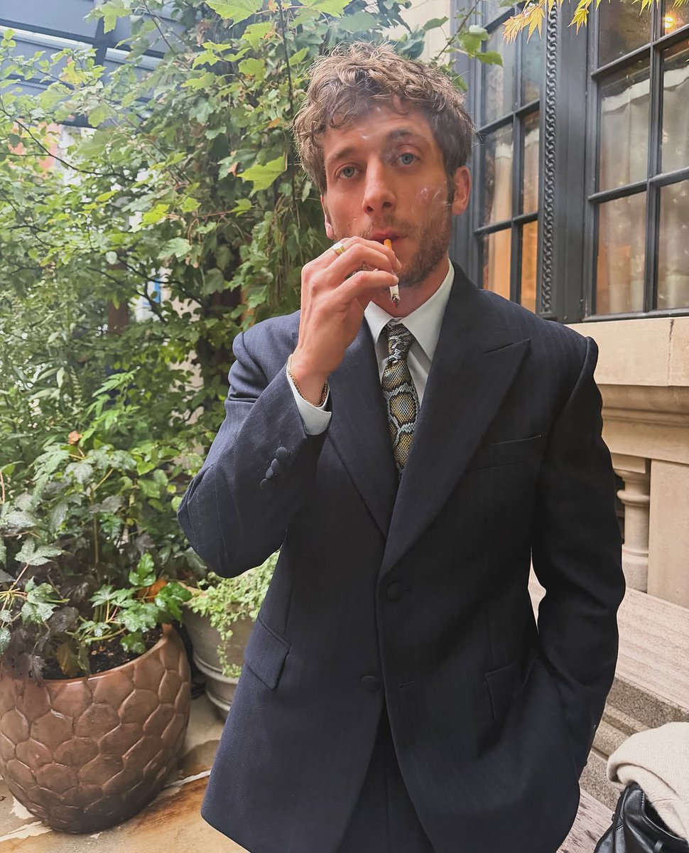 cfslclub's tweet photo. Jeremy Allen White (2026) https://t.co/4GfXCA0OU1