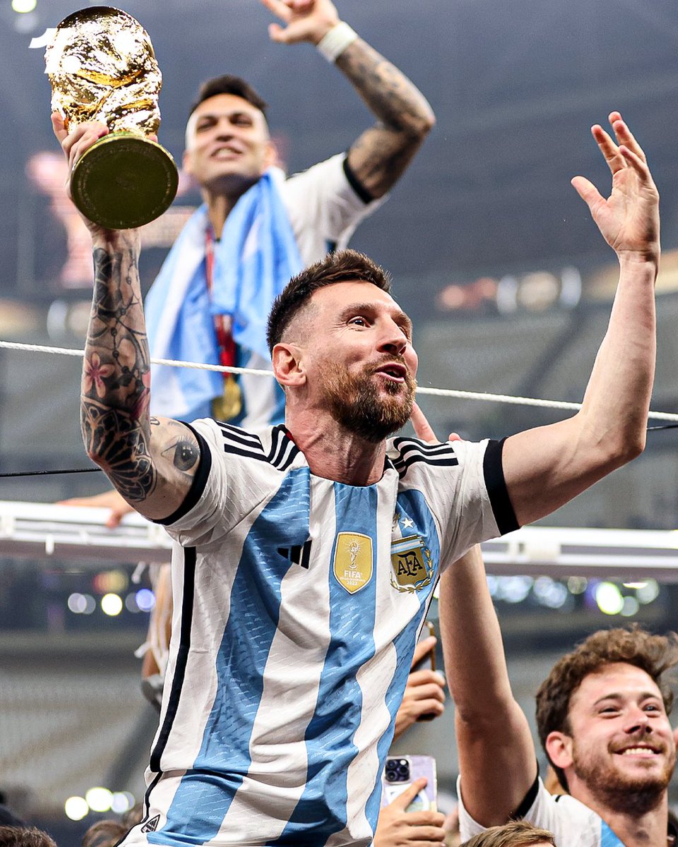 OneFootball's tweet photo. Lionel Messi calls time on his international career after winning EVERYTHING with Argentina 🇦🇷✅

🥇 Olympic gold
🏆 Copa América x2
🏆 FIFA World Cup
🏆 Finalissima https://t.co/3luyLcUETe