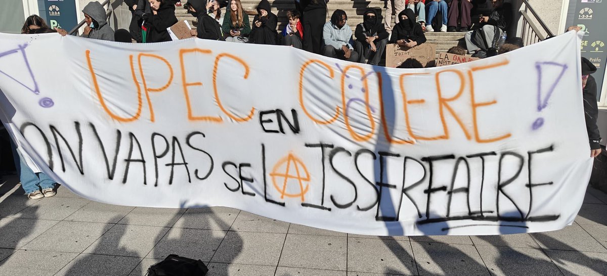 WSH_Kenzi's tweet photo. J-3 ÉTABLISSEMENT FERMÉS MAIS LA MOBILISATION CONTINUE DEVANT LE SITE !!! 👊👊👊👊

(vous n’essoufflerez 𝐉𝐀𝐌𝐀𝐈𝐒 le mouvements !) https://t.co/OFVSyNQ594