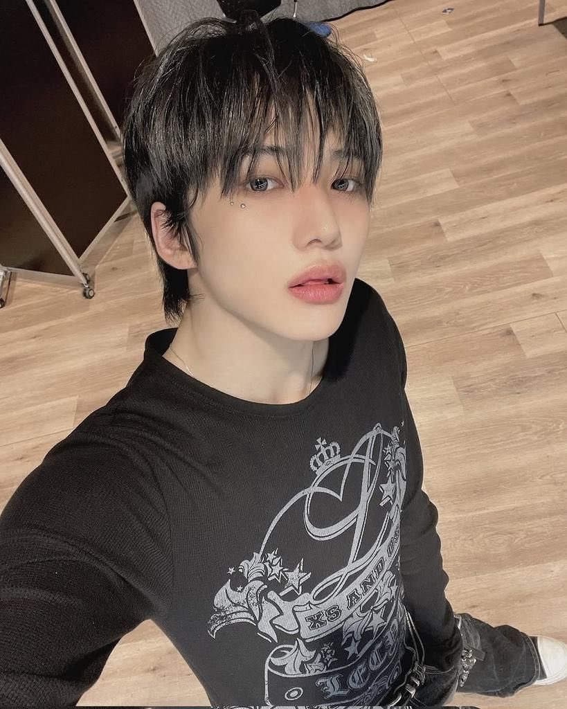 dailyminjaee's tweet photo. i loved this hair on him <3
#민재 #MINJAE #싸이커스 #xikers https://t.co/fWs4B8OZaH