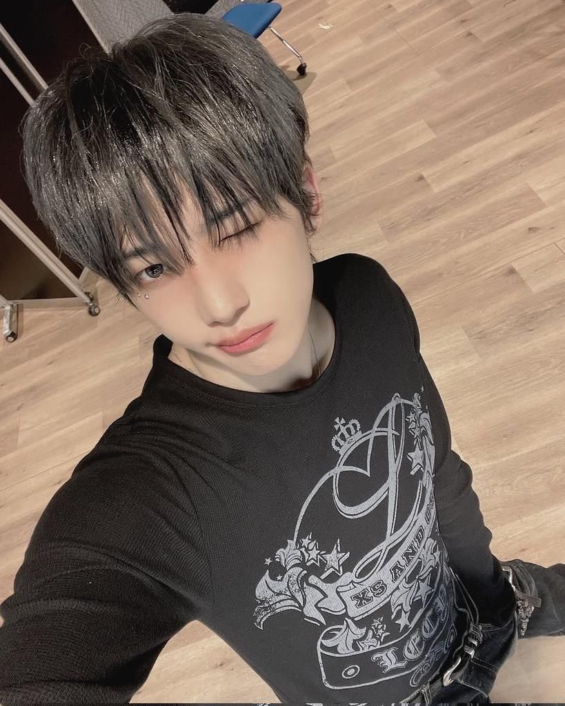 dailyminjaee's tweet photo. i loved this hair on him <3
#민재 #MINJAE #싸이커스 #xikers https://t.co/fWs4B8OZaH