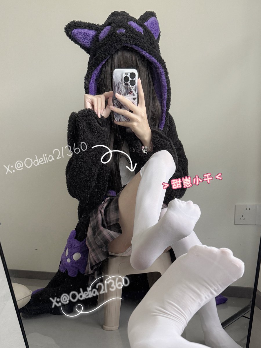 odelia21360's tweet photo. 我让你打胶但也没让你打我脚上啊 https://t.co/Kff656w4wC