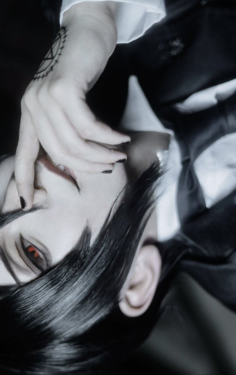 c__aya__s's tweet photo. 《cosplay》Black Butler🌹

🥀

photo📷:海人さん@kaitopppph 
#牛乳とカメラの海人
#スタジオこもる会20260913 https://t.co/AaNCudLY6X