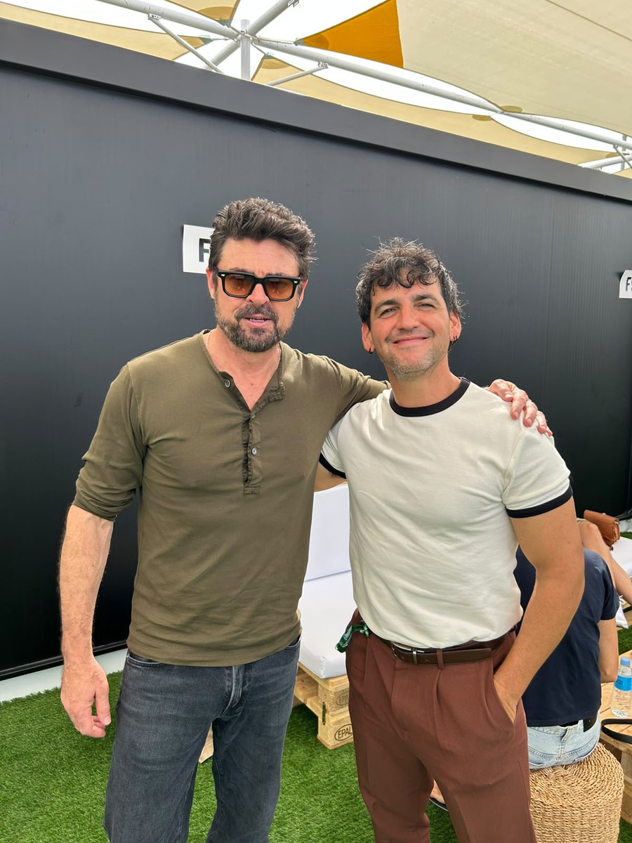 frnperea's tweet photo. Hay reencuentros que saben a casa. Gracias, @comicconmalaga, por juntarnos otra vez y por todo el cariño de la gente 🖤 https://t.co/m6MM03C3oG