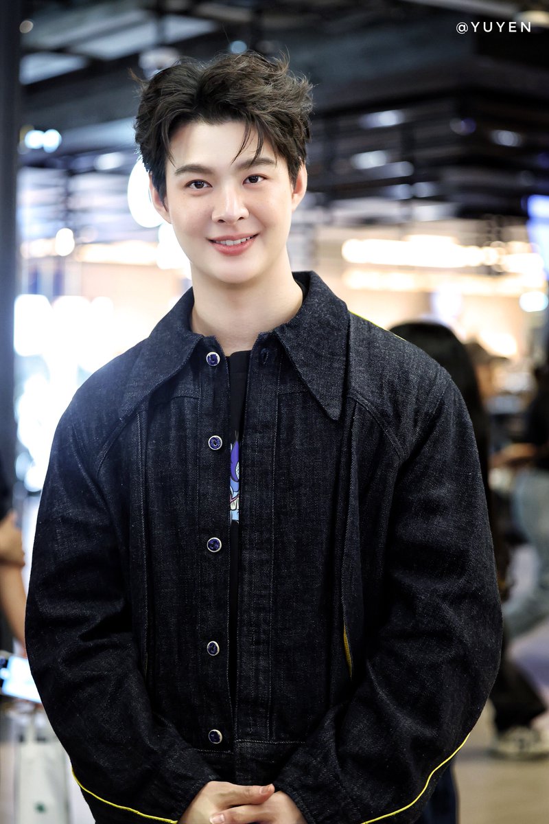 Yuyen_Huang's tweet photo. The camera records a second. Memory gives it a life of its own.

SAINT AT SIAM CENTER BIFW26
#SiamCenterBIFW2026xSAINT 
#Saint_sup #MingEr https://t.co/GiwNGWDwf9