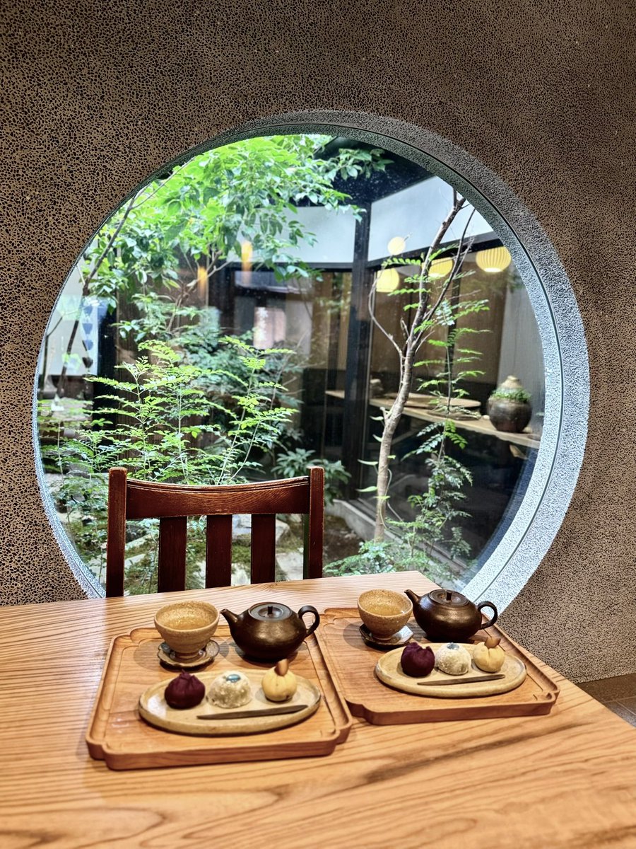 iroiro1616_arun's tweet photo. 📍 温(京都河原���)

ずっと行きたかった和カフェ、リベンジできた^ᴗ̥̥  ̫ ᴗ̥^🍵

オープン時間に行って2時間後の入店だったから早めに行くことをおすすめします😿
予約不可でした💭 https://t.co/ifJsoFmBJ5